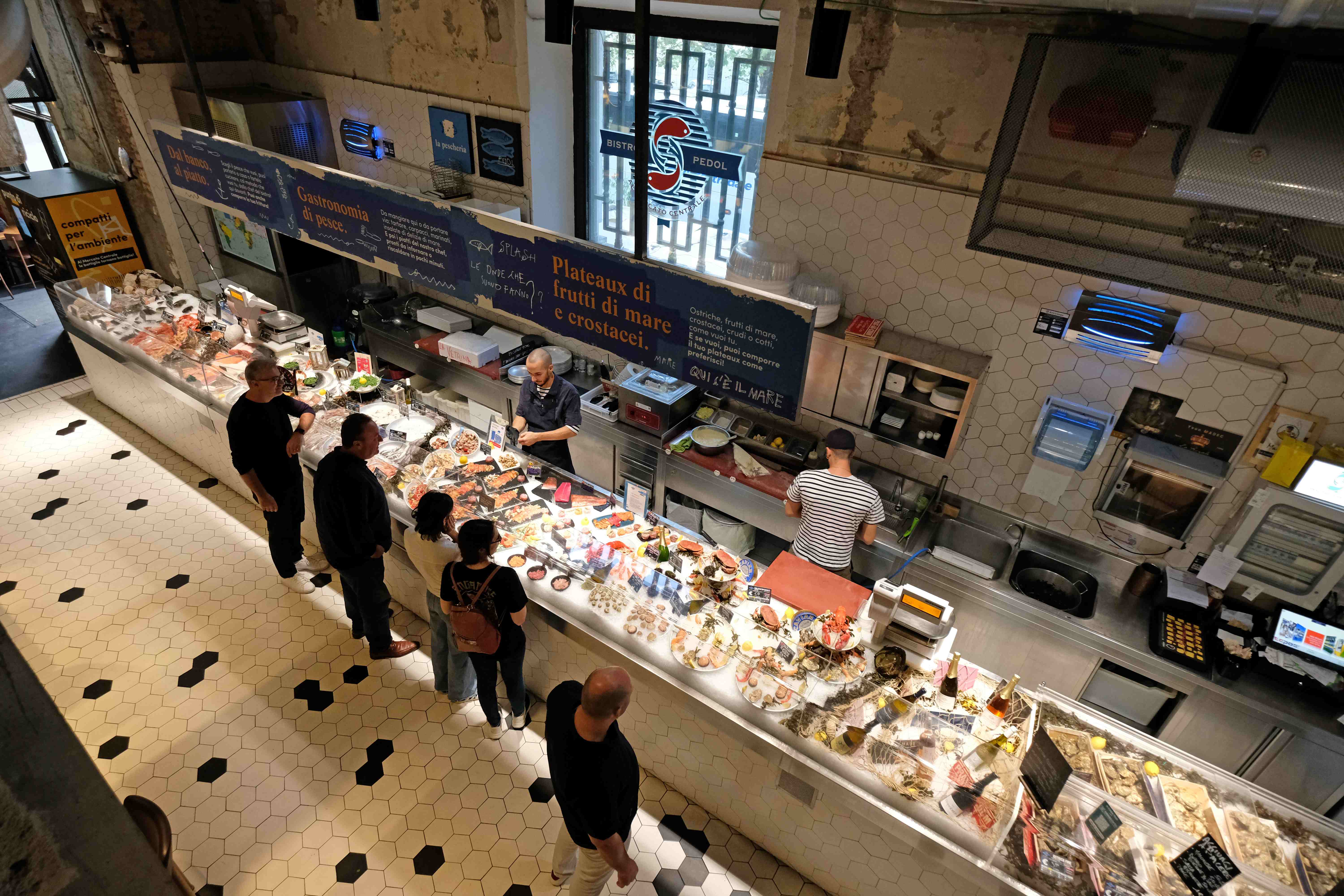 A cena da Bistrot Pedol, la storica pescheria di Milano